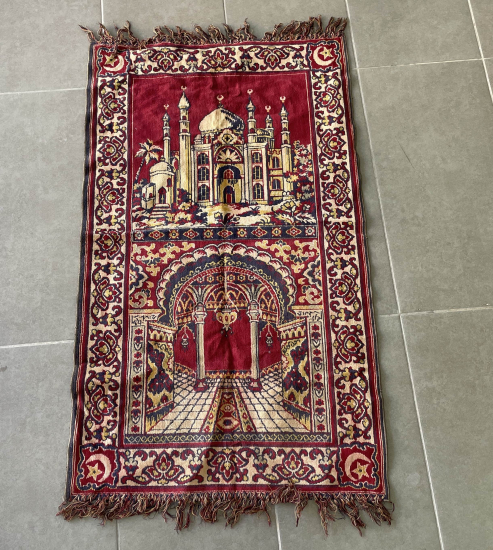 KÖŞELERİ OSMANLI AY YILDIZLI VE OSMANLICA YAZILI SECCADE