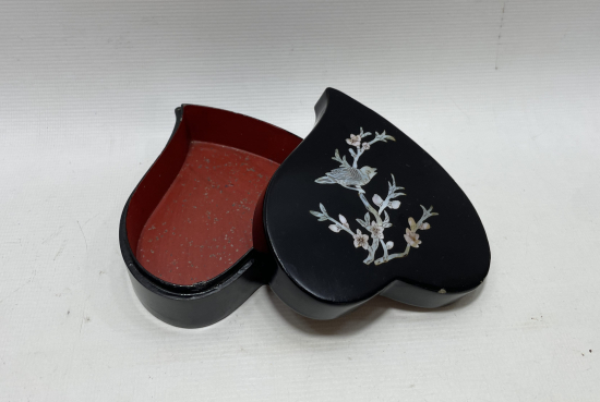 OSMANLI DÖNEMİ SEDEF İŞÇİLİKLİ PAPİER MACHE MÜCEVHER KUTUSU