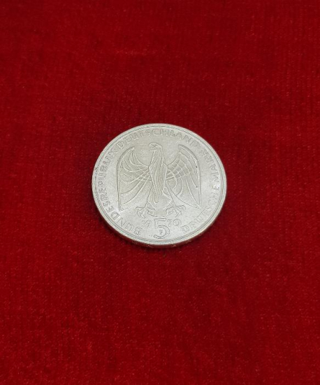 1970 TARİHLİ BEETHOVEN TEMALI GÜMÜŞ 5 MARK HATIRA PARA