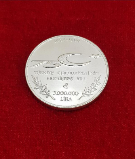 1998 CUMHURİYETİN 50. YILI BİLİM VE SANAT TEMALI 3.000.000 LİRA GÜMÜŞ HATIRA PARA