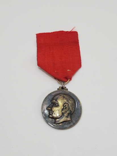 ATATÜRK VE BAYRAK TEMALI NADİR MADALYA