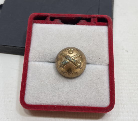 ÜZERİ TOMBAKLI 1. DÜNYA SAVAŞI DÖNEMİ TOPÇU SUBAYI DÜĞMESİ