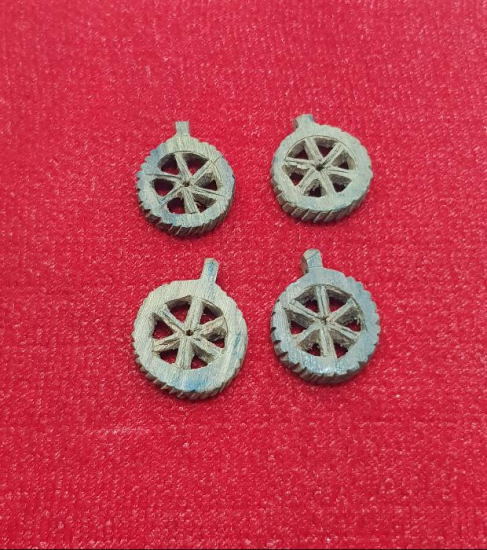 ÇİTLENBİK AĞACINDAN YAPILMIŞ NAZARLIKLAR