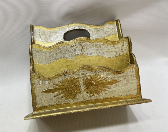 AHŞAP ÜZERİ ALTIN VARAKLI NADİR FORMDA LEVANTEN İŞİ GAZETELİK - MEKTUPLUK