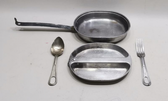 2. DÜNYA SAVAŞI DÖNEMİ 1945 TARİHLİ ASKERİ YEMEK SETİ 