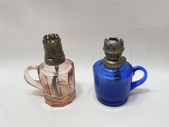 NADİR FORMDA 2 ADET ANTİKA TUTMAÇLI GAZ LAMBASI