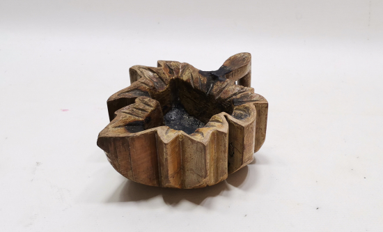 EL OYMA ARKASI YAZILI ÇINAR YAPRAĞI FORMUNDA AHŞAP ÇAMÇAK