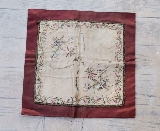 OSMANLI DÖNEMİ EL İŞLEME FARKLI FORMDA SEHPA ÖRTÜSÜ