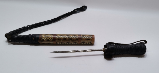 İÇİNDE GİZLİ ŞİŞ BULUNAN MARKÜTERİ İŞÇİLİKLİ ANTİKA AT KIRBACI - AT KAMÇISI