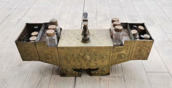 BÜYÜK BOY ANTİKA BOYACI SANDIĞI