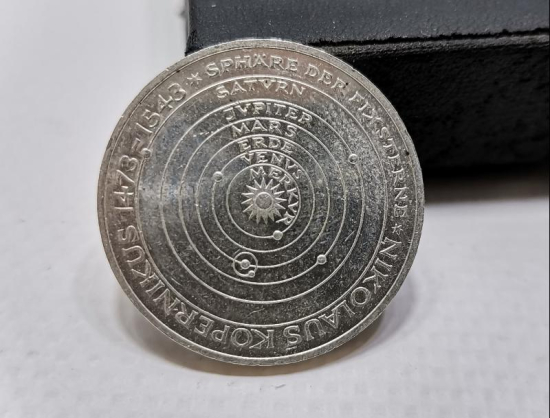1973 NİKOLA KOPERNİK VE GEZEGENLER TEMALI ALMANYA 5 MARK GÜMÜŞ HATIRA PARA