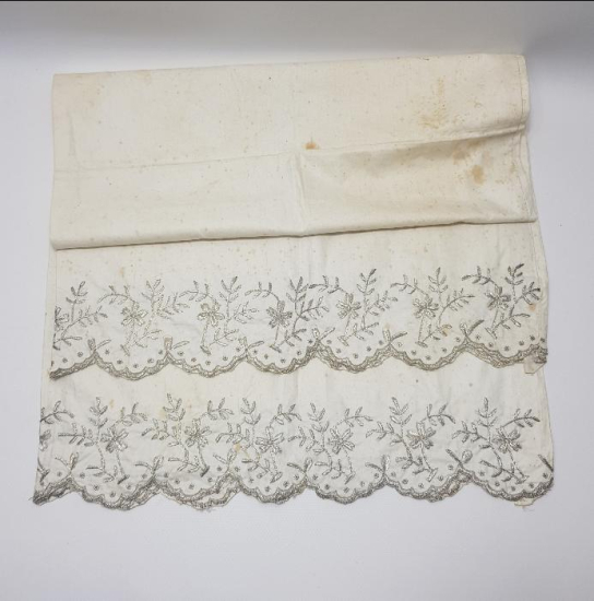 OSMANLI DÖNEMİ GÜMÜŞ TEL KIRMA İŞÇİLİKLİ YASTIK 