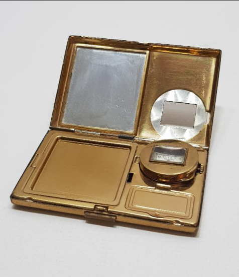 2. DÜNYA SAVAŞI DÖNEMİ ÜST DÜZEY HEDİYE NADİR FORMDA SAATLİ PUDRİYER 