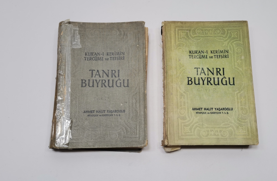 ARAPÇA'NIN YASAK OLDUĞU DÖNEMDE BASILMIŞ ''TANRI BUYRUĞU'' KUR'AN -I KERİM MEALİ