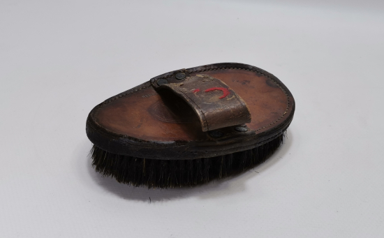 AT KILINDAN YAPILMIŞ 1900 BAŞLARI AMERİKAN AT TIMARI - AT FIRÇASI