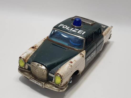 TENEKE OYUNCAK MERCEDES POLİS ARABASI 