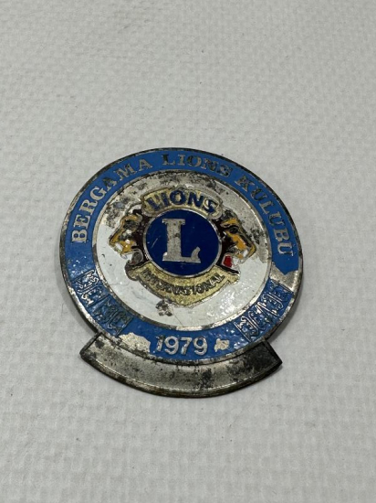 1979 BERGAMA LİONS KULÜBÜ ROZETİ 