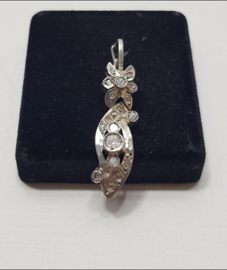 ELMAS VE PIRLANTA TAŞLARLA SÜSLÜ ANAYAR KOLYE UCU