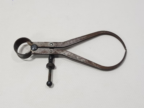 ÜZERİNDE OSMANLICA İSTANBUL 1321 YAZILI DIŞ BÜKEY KUMPAS