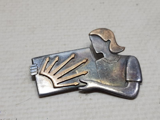 1930'LARDAN KADIN TEMALI ÇOK NADİR GÜMÜŞ CHP ROZETİ 