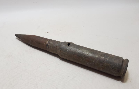 1. DÜNYA SAVAŞI İÇİNDEN MERMİ GEÇMİŞ UÇAKSAVAR MERMİSİ