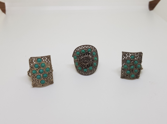 YOKLUK DÖNEMİ YAPILMIŞ TURKUAZ TAŞLI ÜÇ ADET KUYUMCU İŞİ YÜZÜK