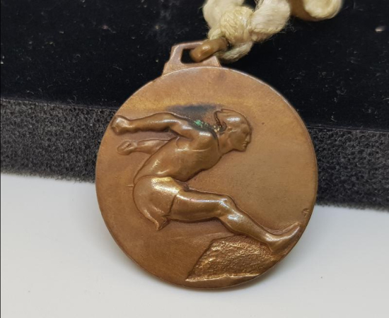 1957 TÜRKİYE UZUN ATLAMA BİRİNCİLİĞİ MADALYASI