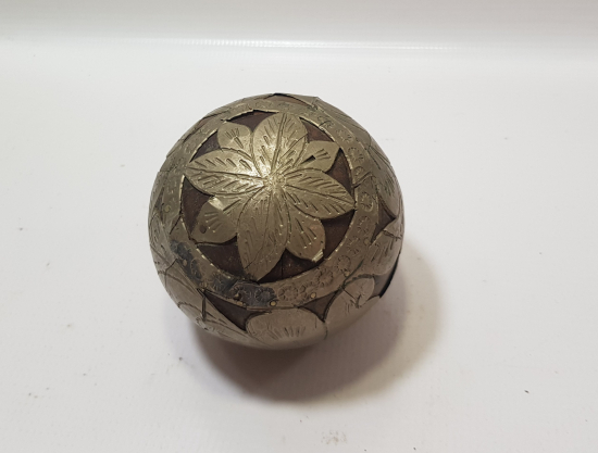 OSMANLI DÖNEMİ ÜZERİ METAL APLİKLİ VE KALEM İŞÇİLİKLİ KÜRE