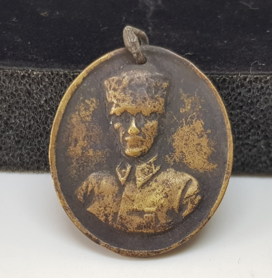 ÇOK NADİR ATATÜRK RESİMLİ OSMANLICA YAZILI HAKİMİYETİ MİLLİYE HATIRASI MADALYA