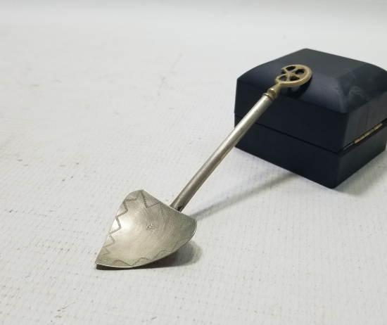 ÜZERİ USTA DAMGALI VE TUTMACI AY YILDIZLI OSMANLI DÖNEMİ NADİR DONDURMA KAŞIĞI