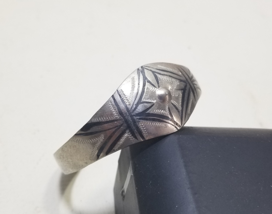 ÜZERİ SAVAT İŞÇİLİKLİ ANTİKA NAZAR BİLEZİĞİ