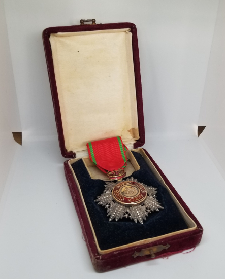 ORJİNAL KUTUSUNDA 4. DERECE MECİDİ NİŞANI