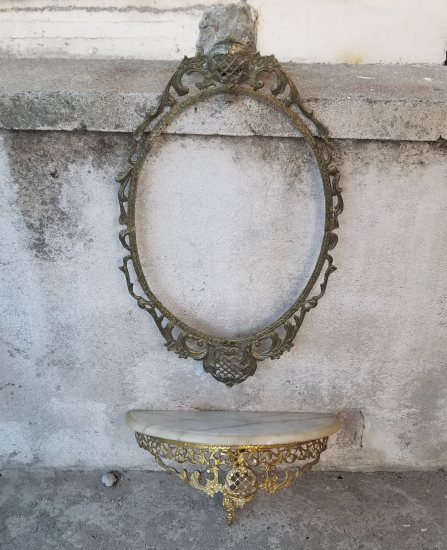 KABARTMA İŞÇİLİKLİ ANTİKA PİRİNÇ AYNA VE KONSOL TAKIMI