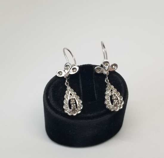 PIRLANTA TAŞLI DAMLA MODEL KÜPE