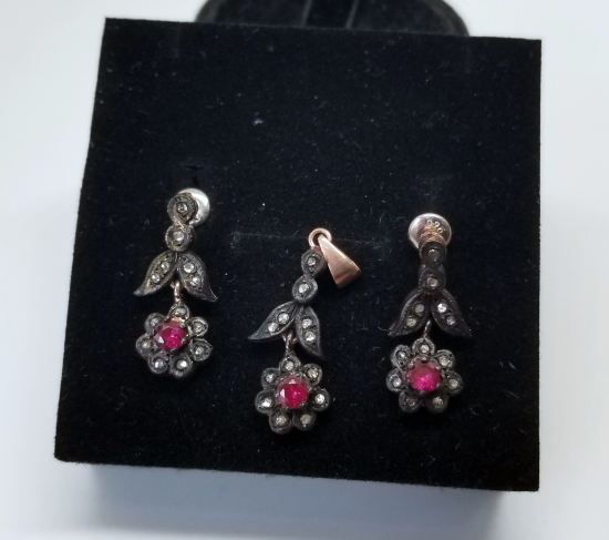 YAKUT VE PIRLANTA TAŞLI PAPATYA MODEL KOLYE KÜPE TAKIMI