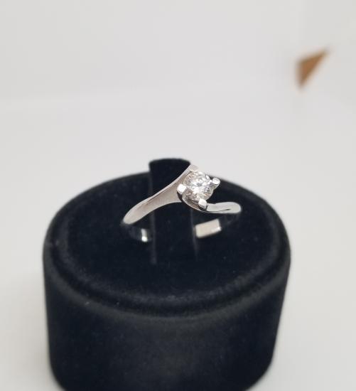 MOZANAİT TAŞLI TEKTAŞ MODEL YÜZÜK