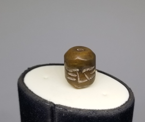 ÜZERİNDE SURET GÖRSELİ BULUNAN BÜYÜK BOY UZAKDOĞU MERCAN KOLYE HABBESİ