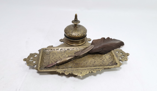 KABARTMA İŞÇİLİKLİ OSMANLI DÖNEMİ BRONZ HOKKA - DİVİT TAKIMI