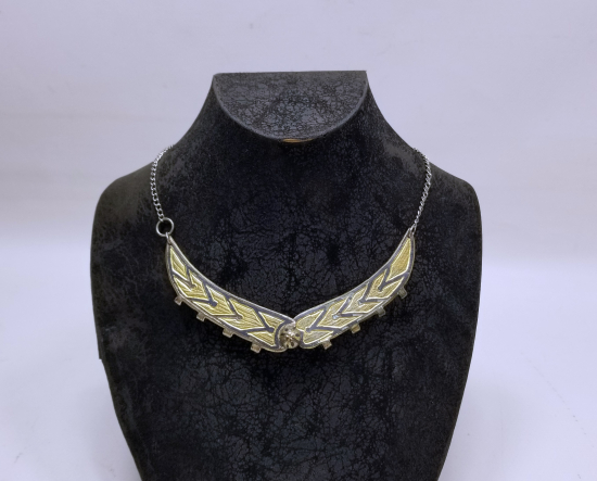 ÜZERİ ALTIN VERMEYLİ VE SAVAT İŞÇİLİKLİ GÜMÜŞ GERDANLIK