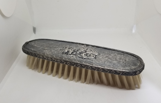 KABARTMA İŞÇİLİKLİ ANTİKA GÜMÜŞ ELBİSE FIRÇASI