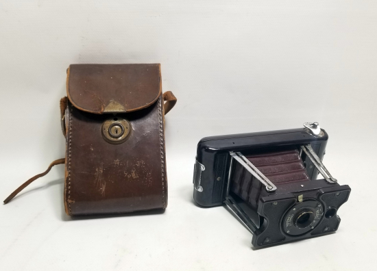 ORİJİNAL DERİ KUTUSUNDA ANTİKA FOTOĞRAF MAKİNESİ