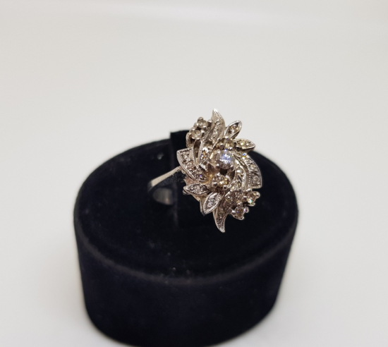 SARMAŞIK MODEL PIRLANTA TAŞLI YÜZÜK