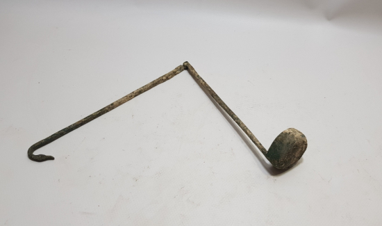 ÜST KISMI KUĞU BAŞI FORMUNDA YAPILMIŞ ÇOK NADİR OSMANLI DÖNEMİ TEKKE İŞİ KANDİL