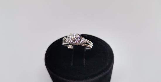 PIRLANTA TAŞLI ÇİÇEKLİ MODEL YÜZÜK