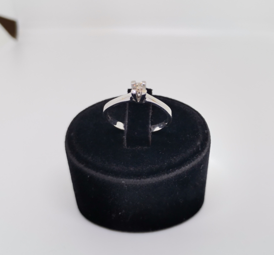 TEKTAŞLI PIRLANTA YÜZÜK