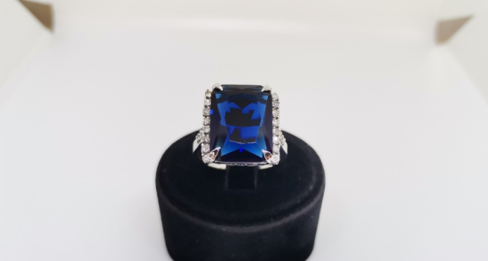 BÜYÜK SAFİR VE PIRLANTA TAŞLI KARE MODEL YÜZÜK