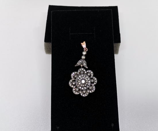 PAPATYA MODELİ ELMAS TAŞLI YÜZÜK