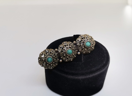 TURKUAZ TAŞLI OSMANLI PARÇALARDAN DİZAYN EDİLMİŞ GÜMÜŞ BROŞ