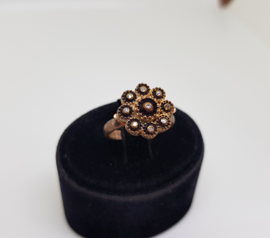 ELMAS TAŞLI PAPATYA MODEL YÜZÜK