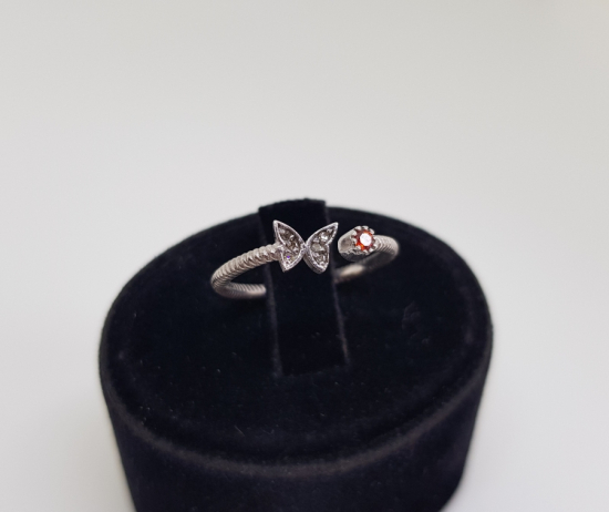 ZÜMRÜT VE ELMAS TAŞLI KELEBEK MODEL YÜZÜK